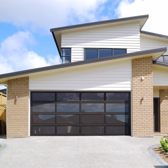 Portón de Aluminio de Vista Completa